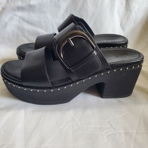 Fitflop platform sandals size 7.